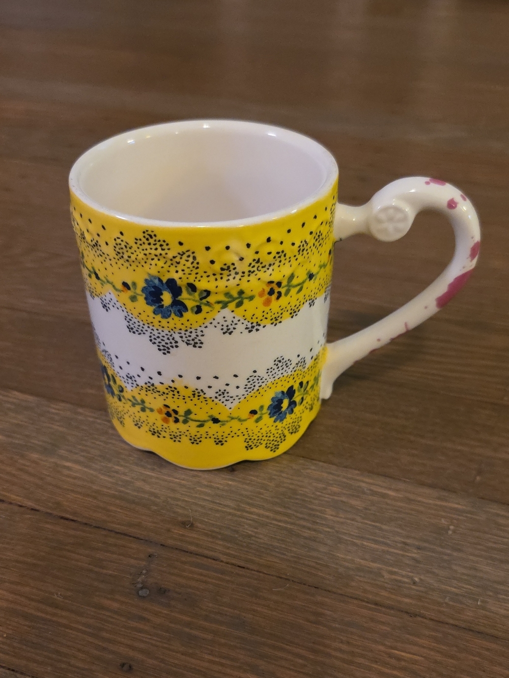 Anthropologie Yellow Floral Mug w/ Scalloped Bottom/ Paint Splatter Interior